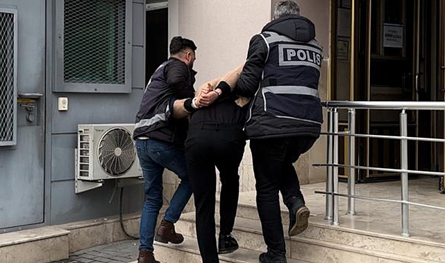 Çanakkale bu rezaletle çalkalanıyor | Tanınan iş insanı otel odasında iki küçük erkek çocuğuyla yakalandı!