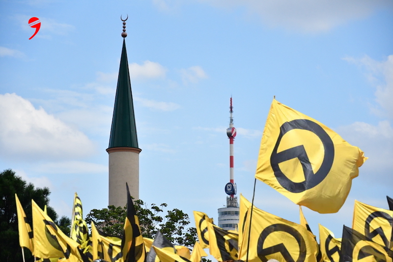 Politischer Islam und Identitäre – warum werden sie in Österreich ständig nebeneinandergestellt?
