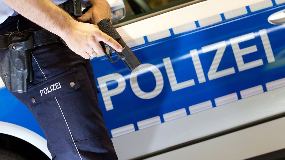 İki kadın polis çatışmada yaralı meslektaşlarını bırakıp kaçtı | Görevden atıldılar