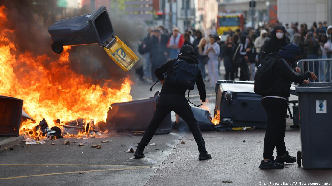 Fransa’da öğrenci protestoları büyüyor | 2 bine yakın gözaltı